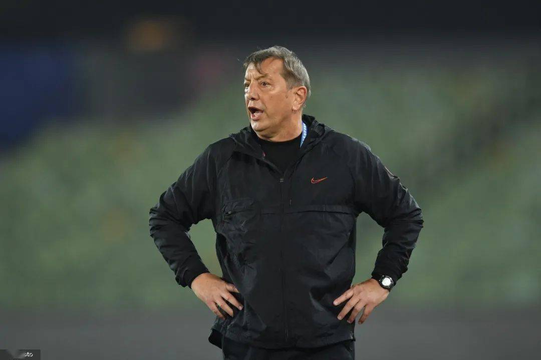 包含明顿主场取平，保级形势稍稍向好的词条