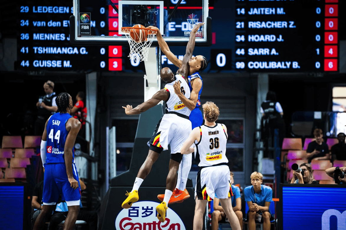 猛龙横扫法国男篮,乔治送出助攻 猛龙横扫法国男篮,乔治送出助攻