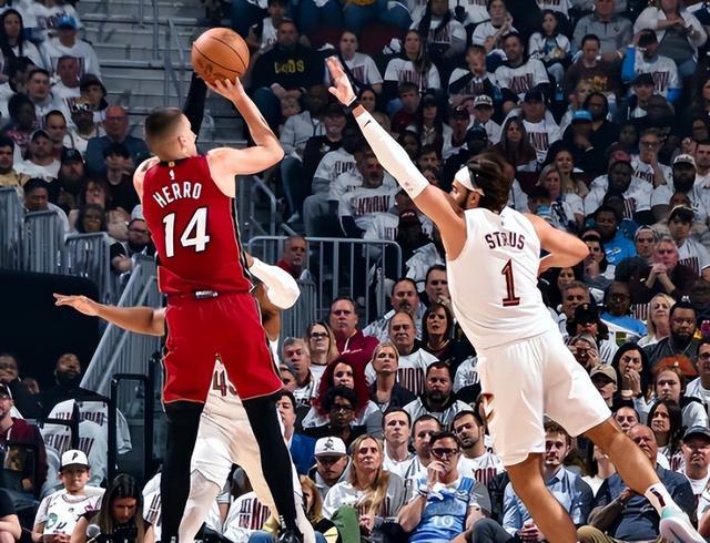 包含热火主场击败骑士,继续保持不败的词条 包含热火主场击败骑士,继续保持不败的词条