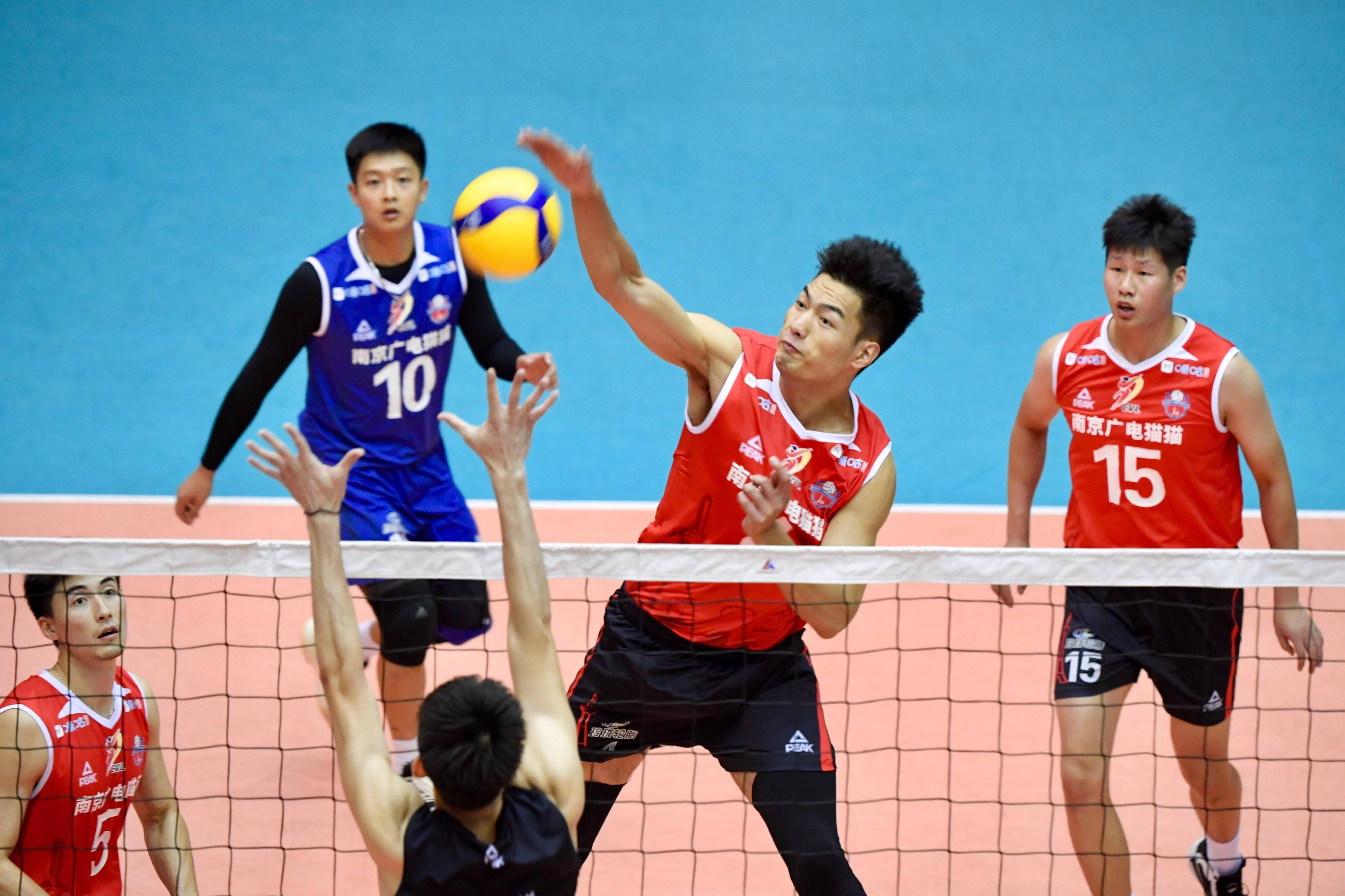 包含中国队轻取德国队，黄鸭组合惊艳四座的词条