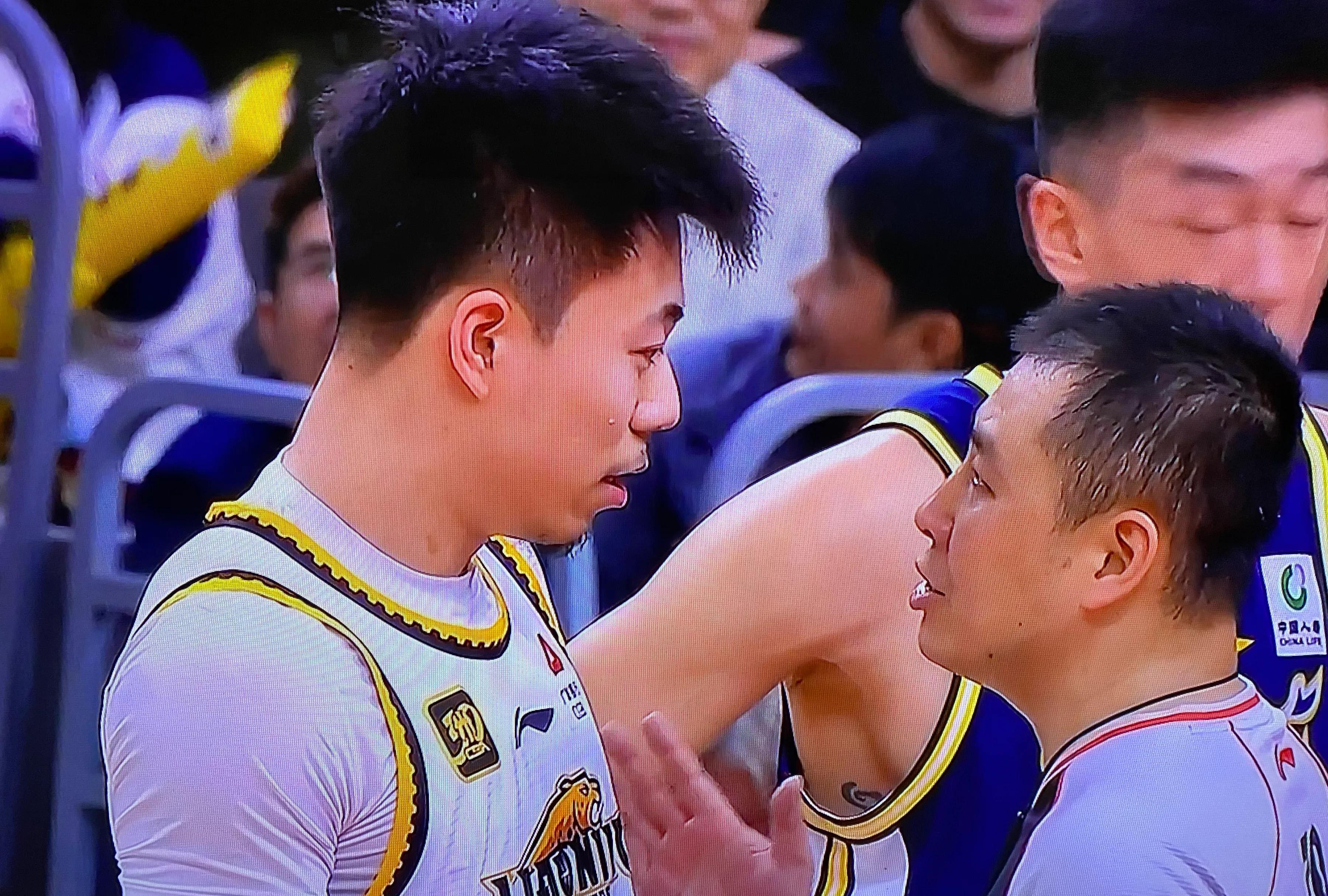 浙江队碾压鹈鹕，张镇麟统治全场