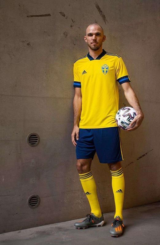 德国力克瑞典，卡拉斯科扛起全队