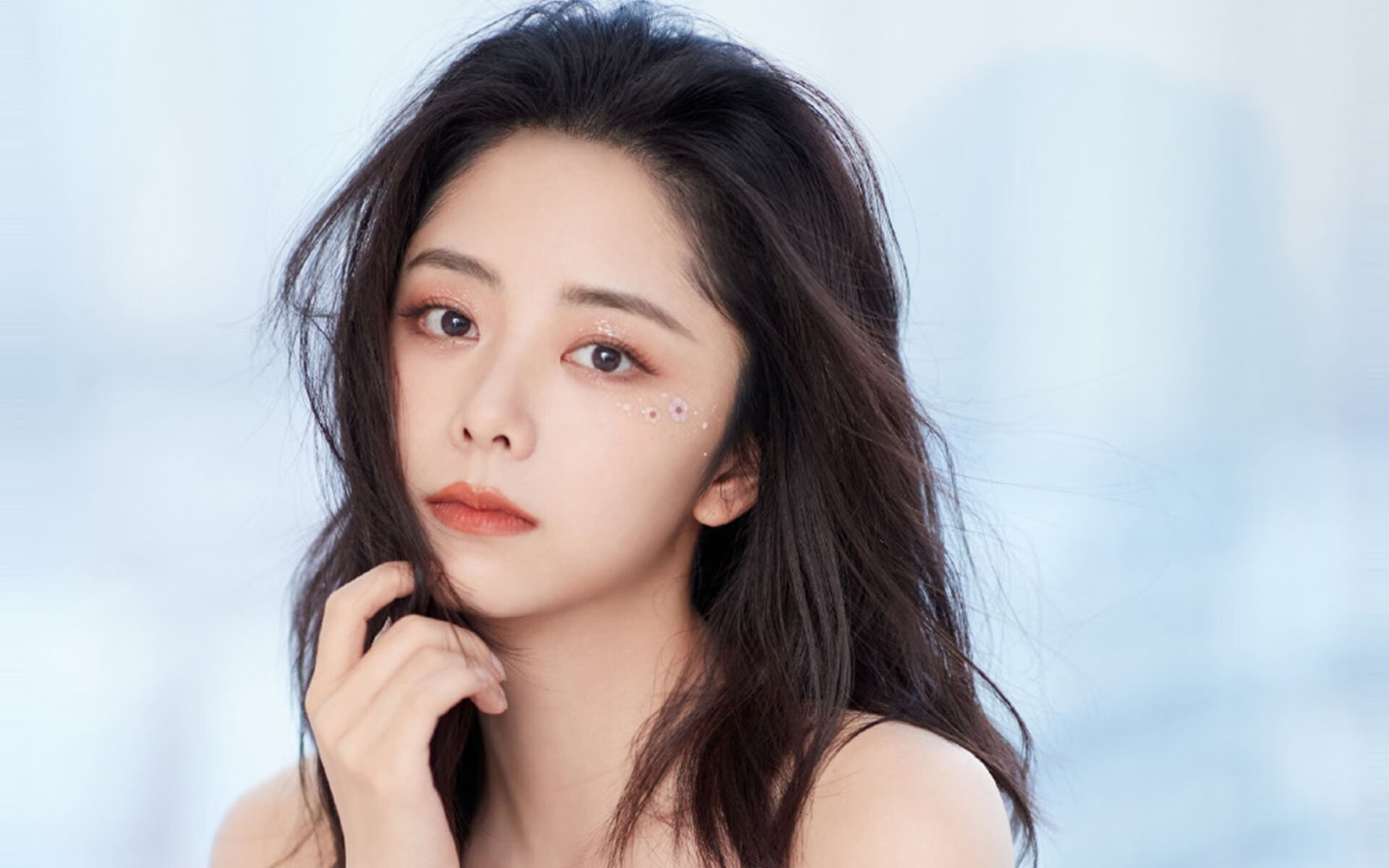 从美加墨世界杯到深圳主场,跨越时空的体育叙事,一场轻取背后的战略启示