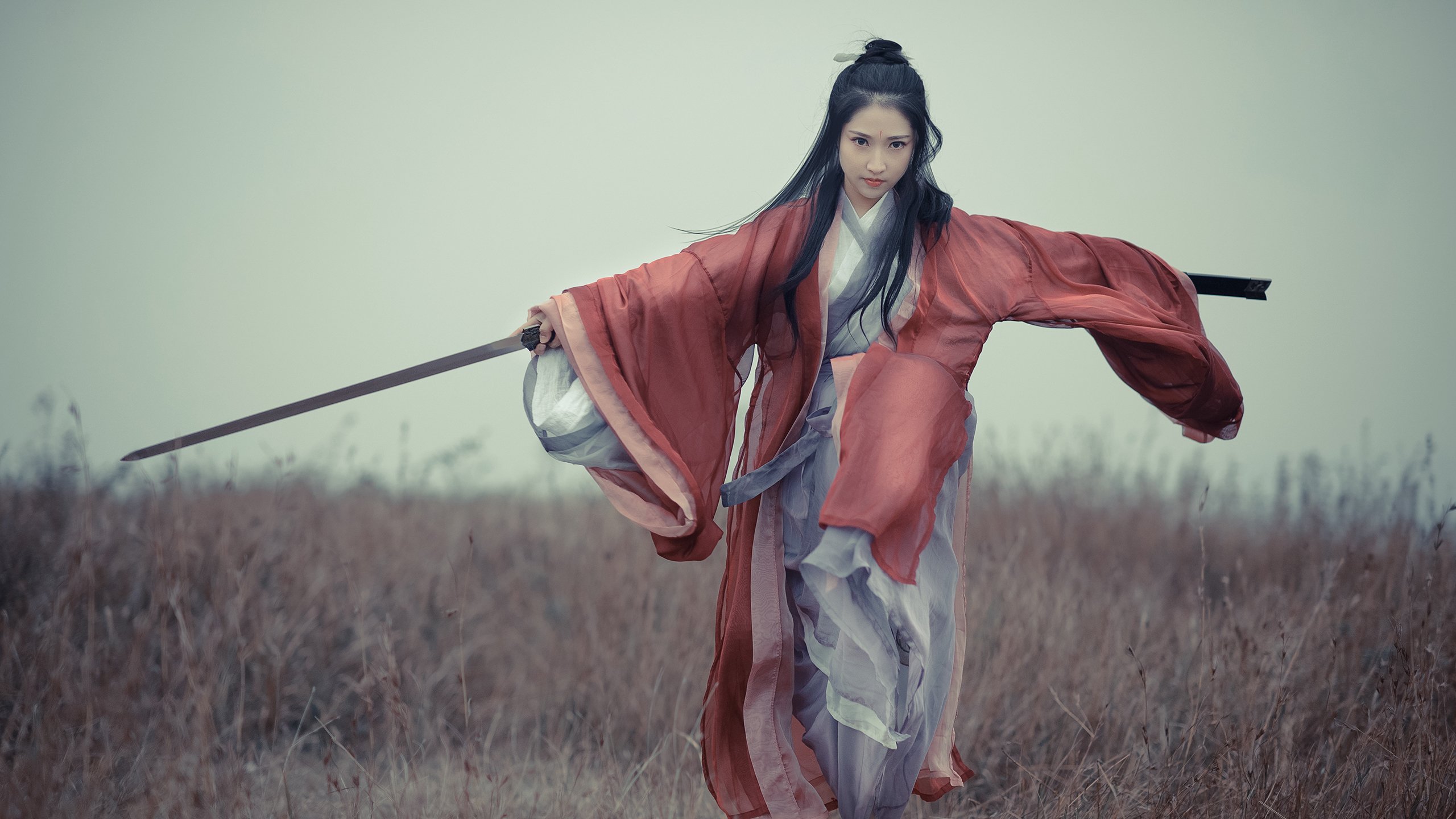 富安健洋主宰比赛走向,塞内加尔生死战取胜冰岛—足球赛场上的双重奏