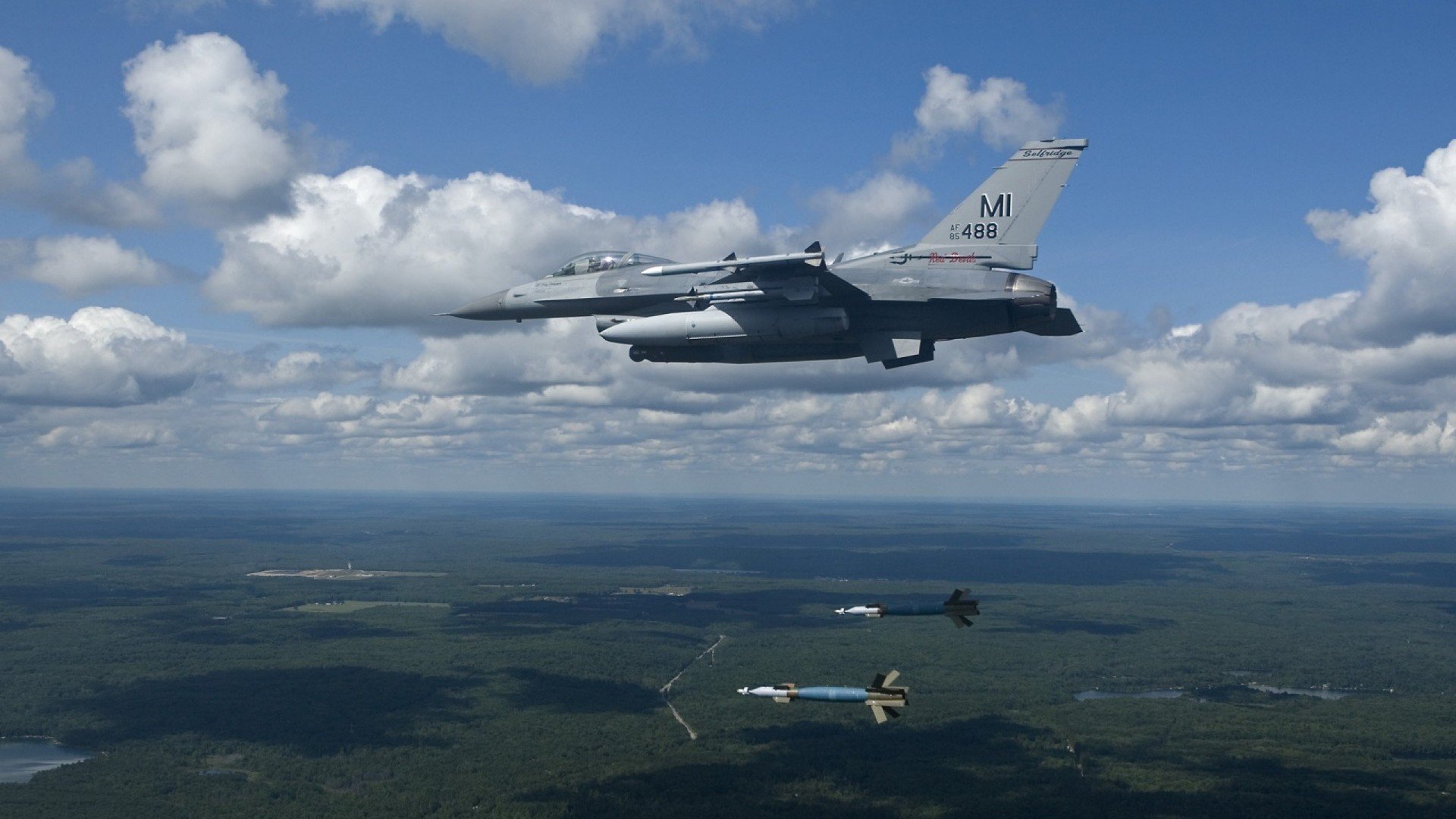 东决关键战焦点，马刺单节爆发拉开深圳队，奠定胜局