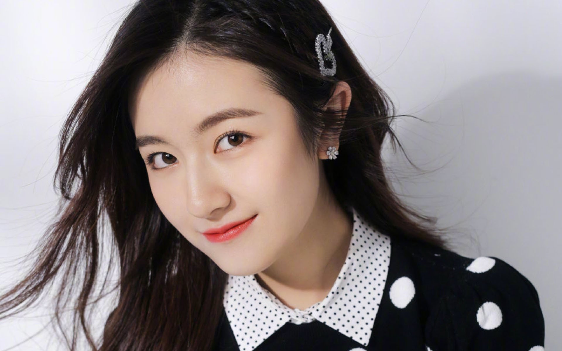 欧冠淘汰赛焦点战再现,尼克斯加时鏖战力克深圳队,篮球跨界盛宴引全球瞩目