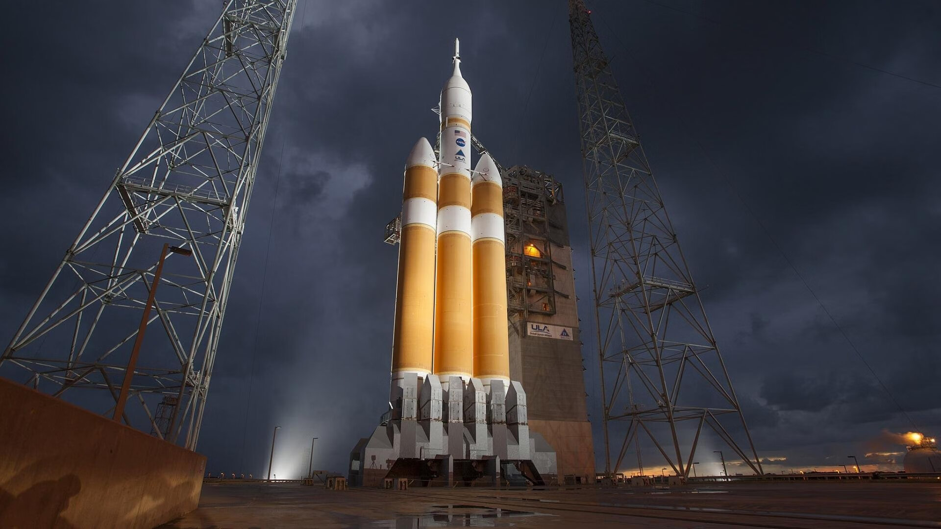 阿尔瓦雷斯帽子戏法引爆全场，亚特兰大4-0横扫尼斯晋级欧联杯八强